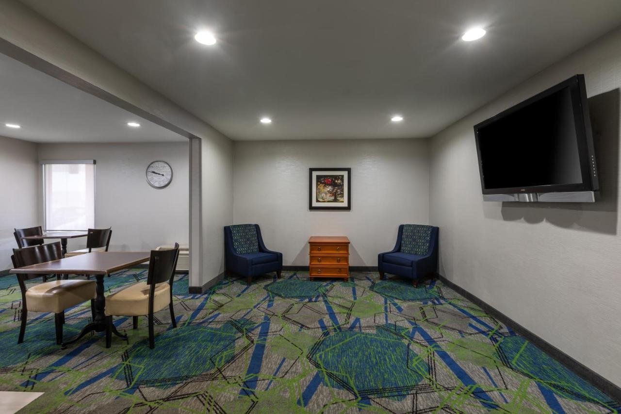Days Inn By Wyndham Greenville Dış mekan fotoğraf