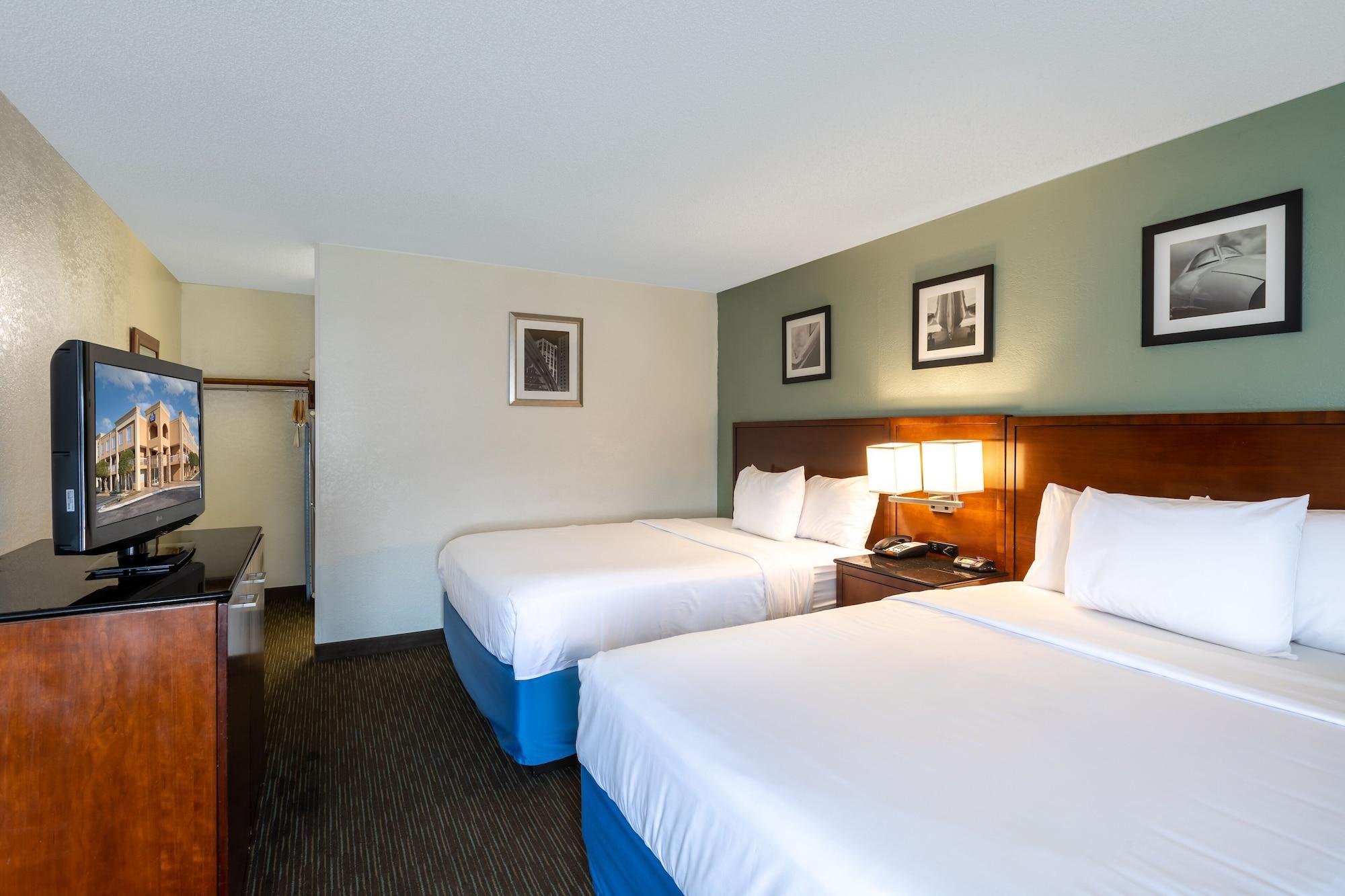 Days Inn By Wyndham Greenville Dış mekan fotoğraf