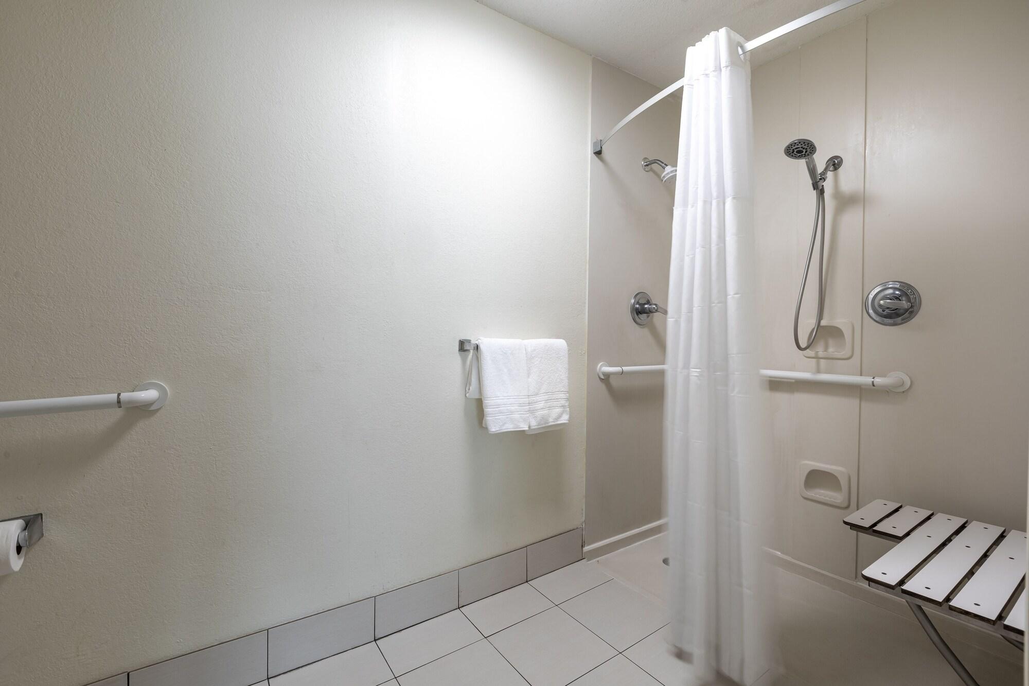 Days Inn By Wyndham Greenville Dış mekan fotoğraf