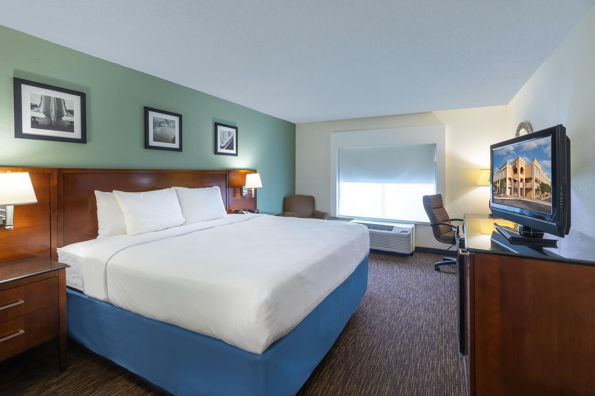 Days Inn By Wyndham Greenville Dış mekan fotoğraf