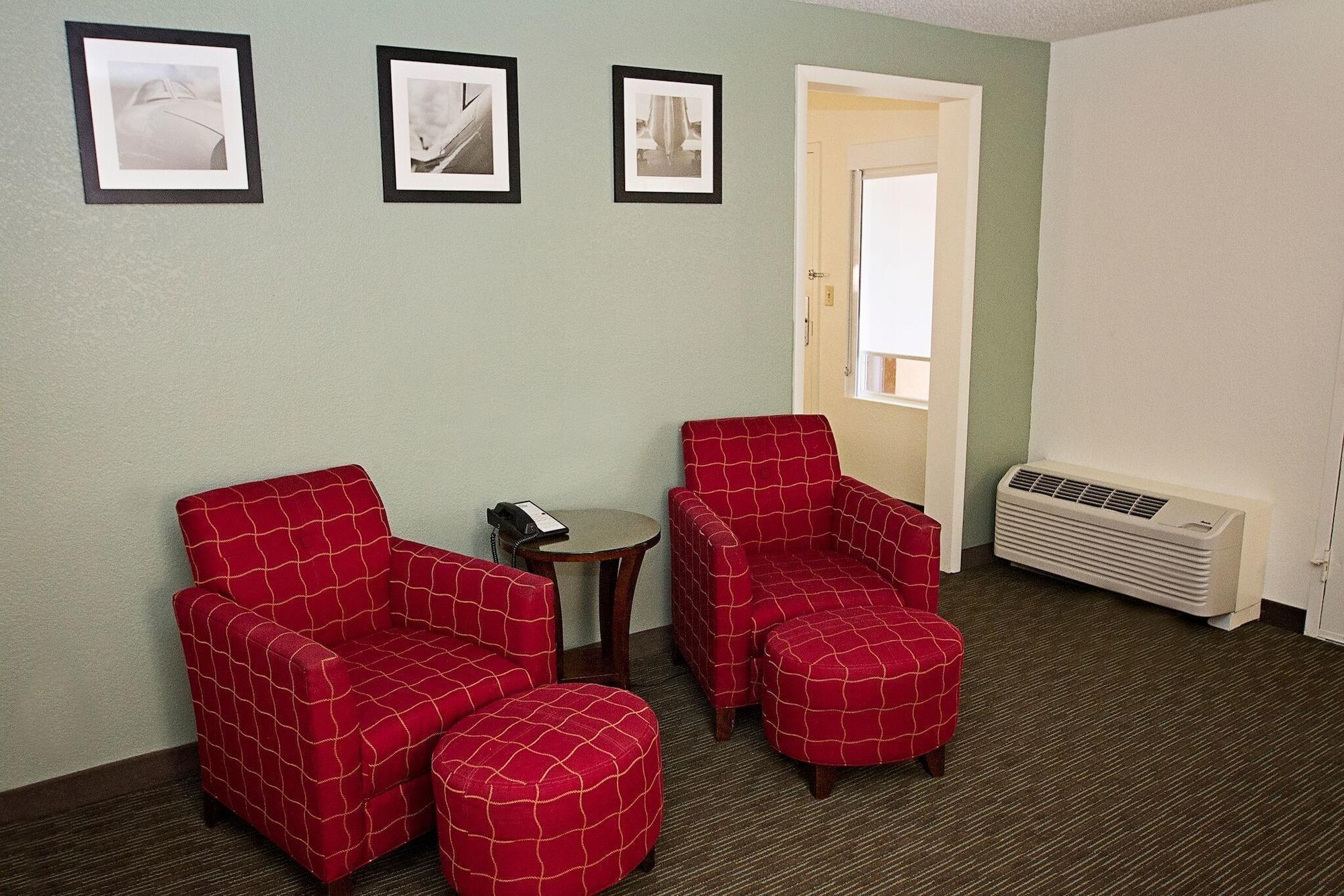 Days Inn By Wyndham Greenville Dış mekan fotoğraf